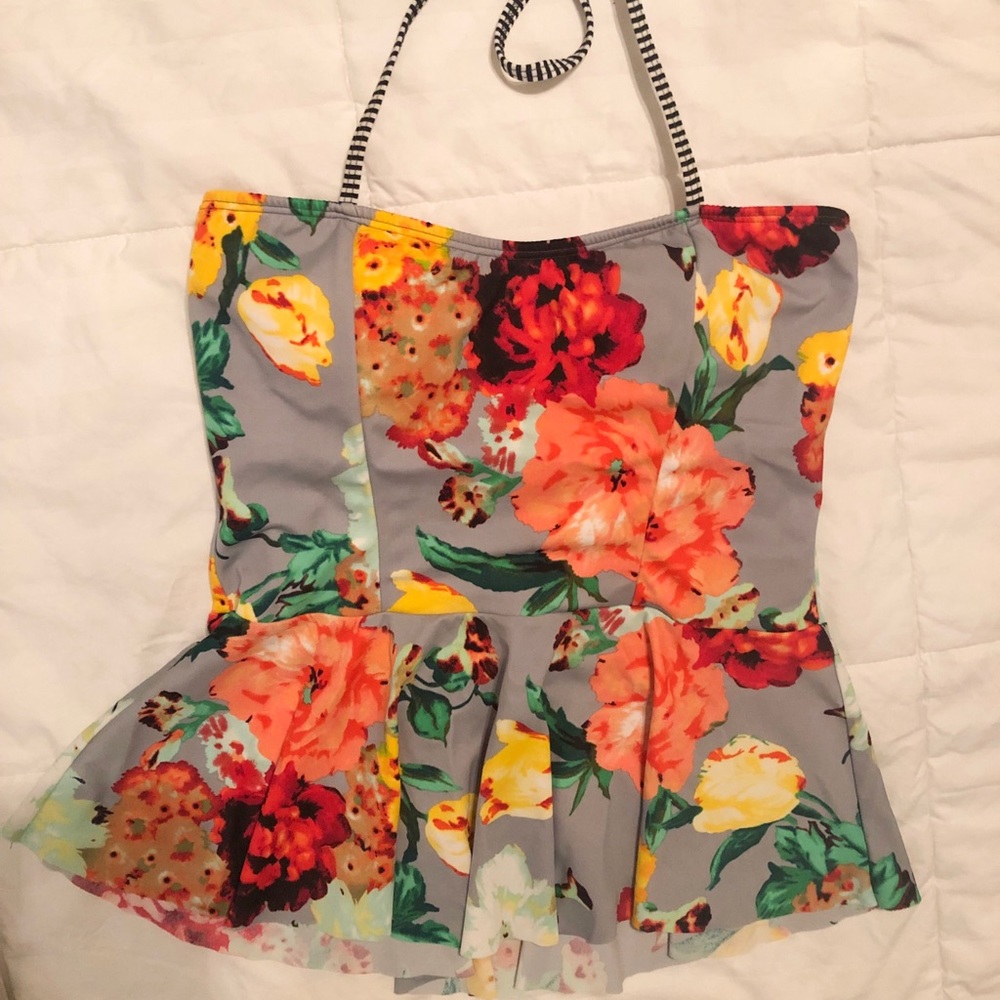 Floral tankini top 🌷